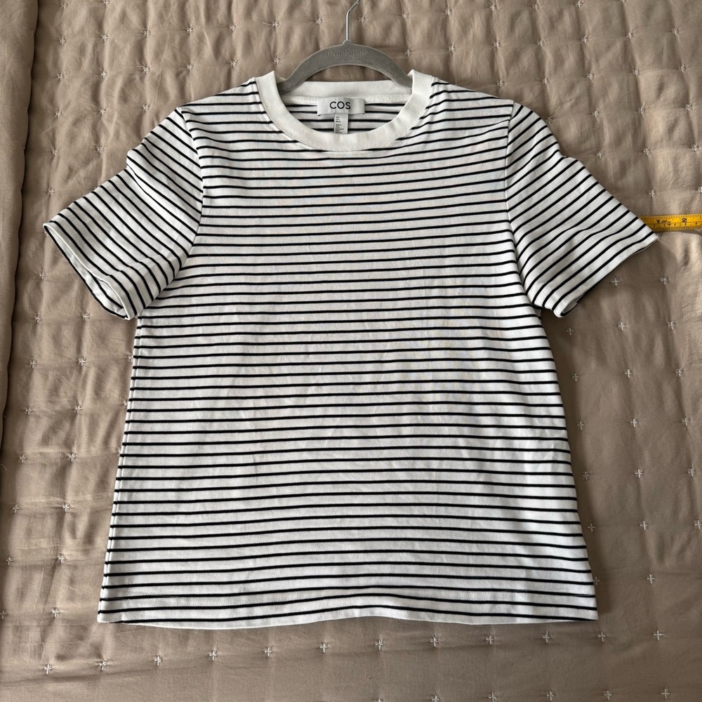 COS Clean Cut Regular T-Shirt Sz S